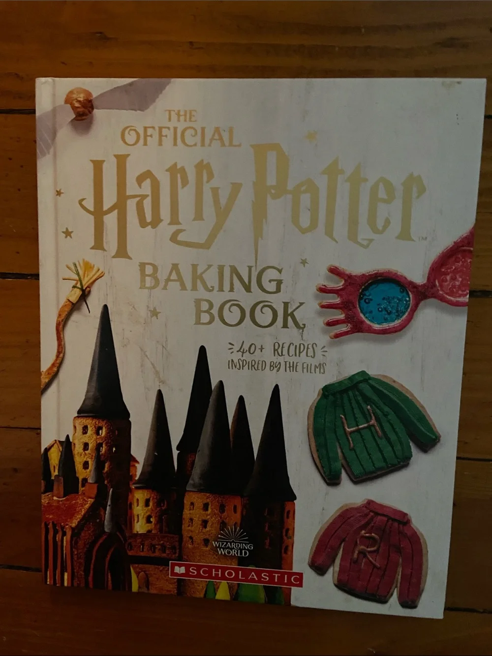 Harry Potter Baking Book cookbook cookies cake cupcakes dessert beautiful FUN